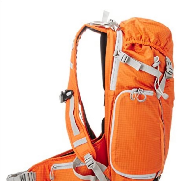 Great Travel/Hiking Bag for the Casual Photographer - Picture 10 of 13